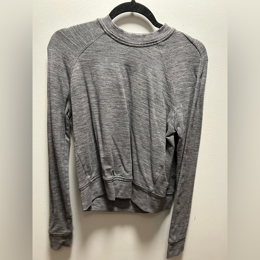 Lululemon crewneck shirt/sweater